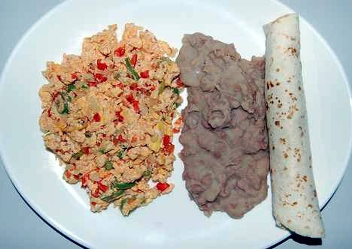 Huevos ala Mexicana (Mexican style eggs)