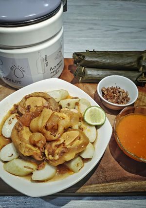 Foto resep Lontong Kikil Surabaya (Presto)