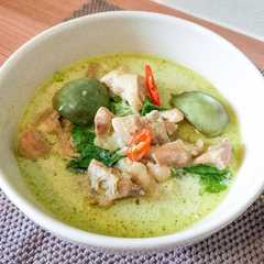 Thai Green Curry - Gaeng Kiew Wan (แกงเขียวหวาน) রেসিপির প্রধান ছবি