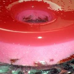 A picture of portuguese jello pudding (gelatina com ovos ).