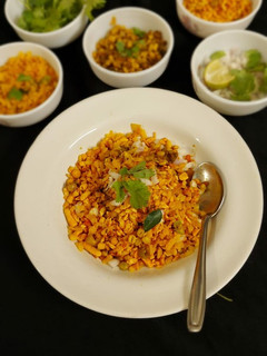 મિસળ પાઉં (Misal Pav Recipe In Gujarati) રેસીપી મુખ્ય ફોટો