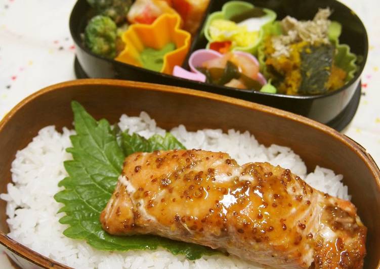 Step-by-Step Guide to From Canada: Maple Salmon Bake for Bento