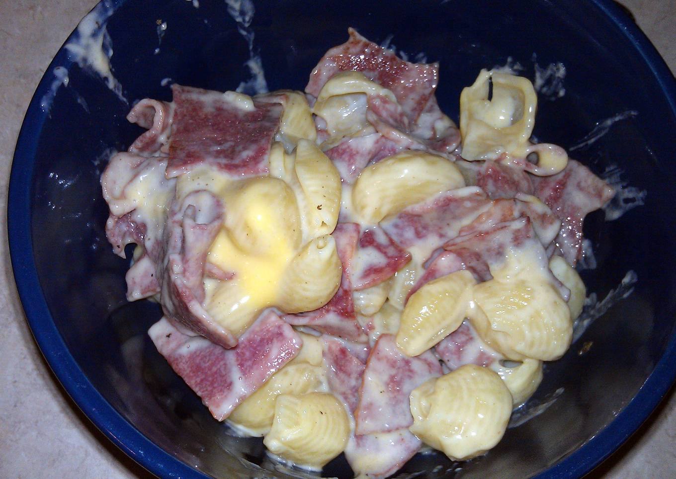 Macs shells and cheese with Bacon