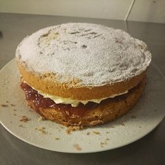 A picture of Victoria Sponge Cake.