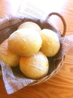 A picture of Soft Bread with Corn.