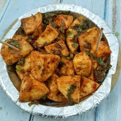 Crispy aloo chaat A picture of Crispy aloo chaat.