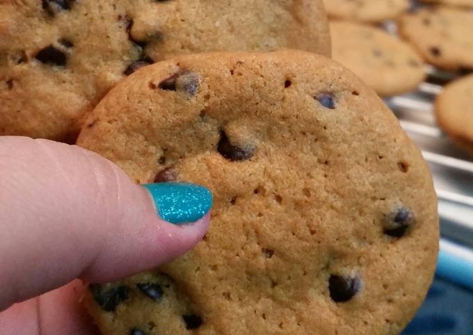 Crispy Chocolate Chip Cookies