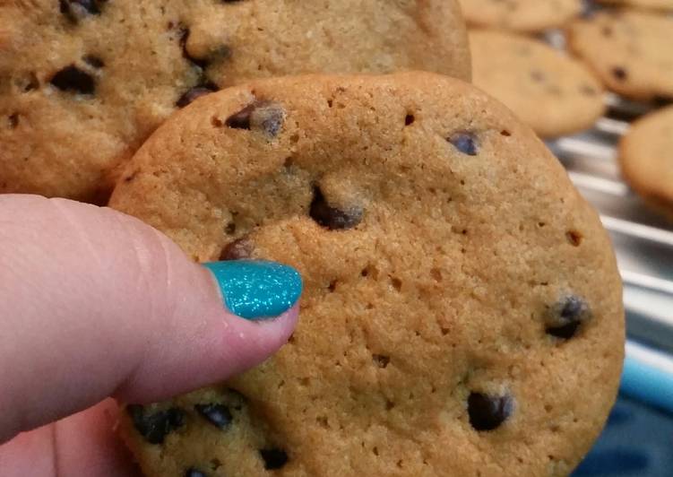 How to Make Perfect Crispy Chocolate Chip Cookies