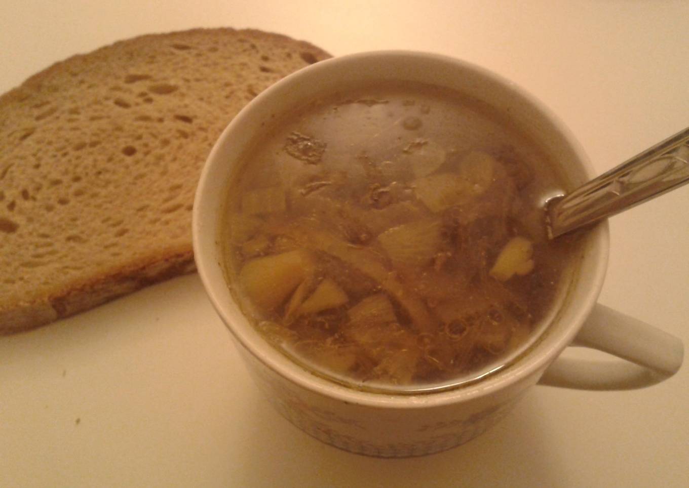 Czech onion soup 'Tsibulachka'