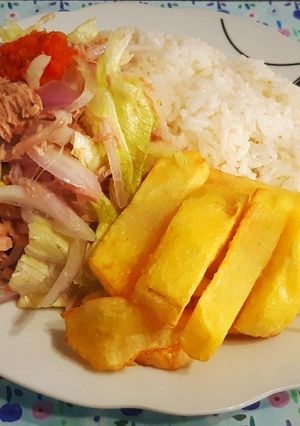 Una foto de Salpicón de Atún con Papas Fritas