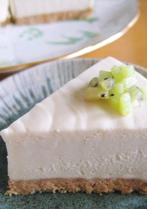 A picture of Very Rich No-Bake Cheesecake with Royal Milk Tea.