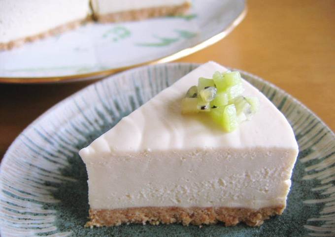 Simple Way to Prepare Quick Very Rich No-Bake Cheesecake with Royal Milk Tea