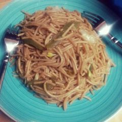 A picture of Fast homemade chow mein.