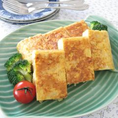 A picture of [Spanish Cuisine] Potato Omelette.