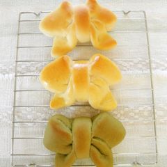 A picture of Cute Shape Bow Bread.