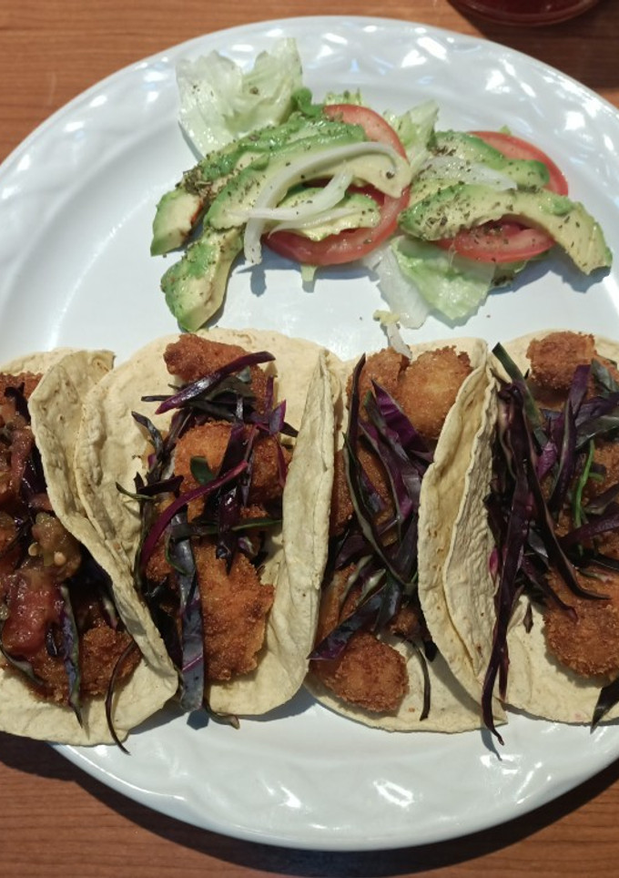 Una foto de Tacos de camarón empanizado