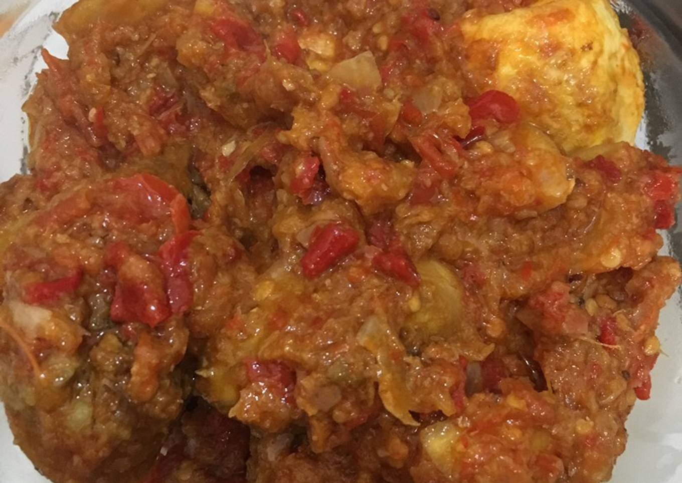 Ayam, telur dan kentang balado
