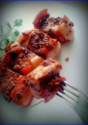 A picture of Schezwan paneer tikka.