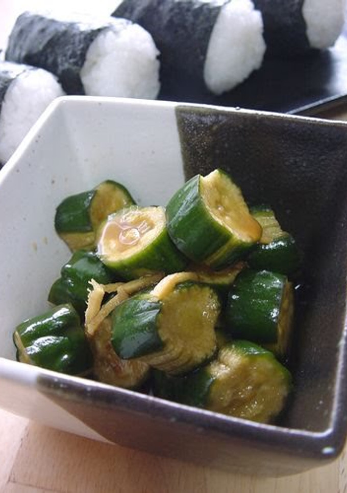 A picture of Shake-Shake Cucumber Pickles.