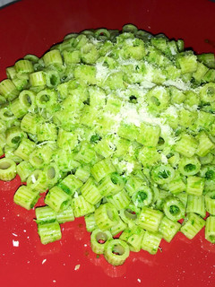 Una foto de Fideos con pesto de perejil