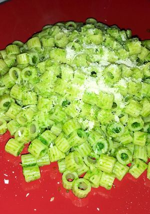 Una foto de Fideos con pesto de perejil