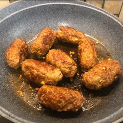 A picture of Ćevapi.