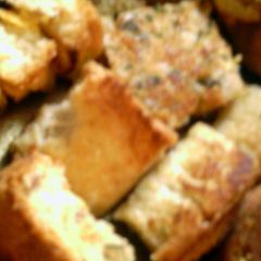 A picture of grilled-cheese croutons.