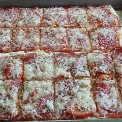 A picture of Flat bread Pizzas.