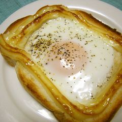 For the Perfect Morning♡Easy♡♡Sunny-Side Up Toast A picture of For the Perfect Morning♡Easy♡♡Sunny-Side Up Toast.