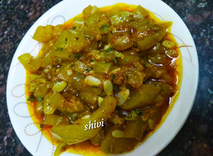 A picture of Dry Lauki ki sabji.