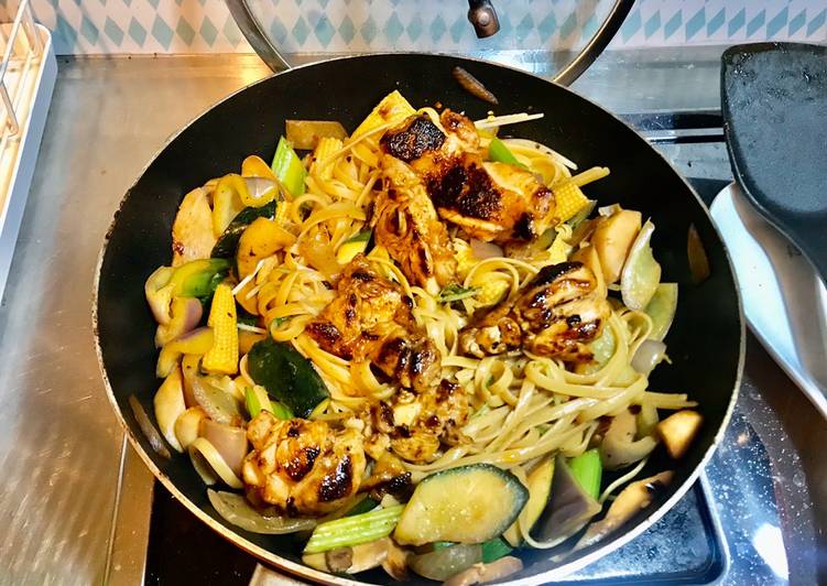 泰式冬蔭雞肉義大利麵
Tom yum chicken pasta