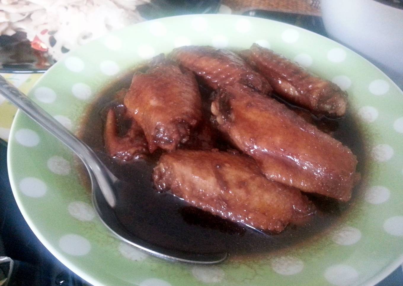 Easy Chinese dark sauce chicken wings