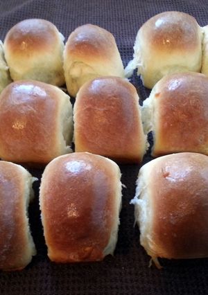 A picture of Yeast Rolls.