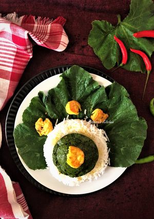 A picture of Kumro Pata-Chingri Bata (Pumpkin Leaves - Prawns Chutney - Bong Style).