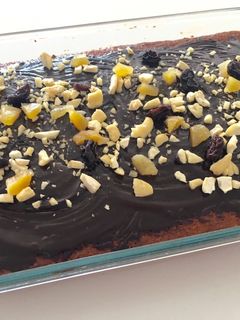 Una foto de Bizcocho especiado de centeno con zanahoria y anacardos