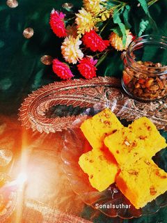 કોપરા પાક (Kopra pak recipe in Gujarati) રેસીપી મુખ્ય ફોટો