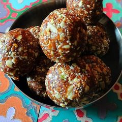 A picture of Mix seeds no sugar laddu.