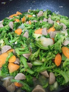 Foto resep Tumis brokoli baso