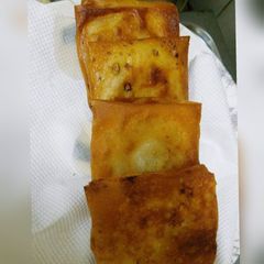 A picture of Chicken cheese Boxes.
