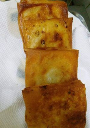A picture of Chicken cheese Boxes.