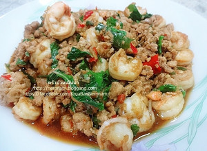 รูปของ ผัดกะเพรากุ้งหมูสับ