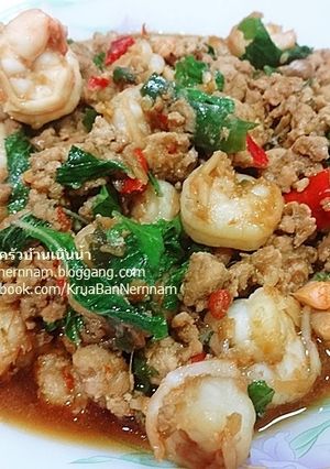 รูปของ ผัดกะเพรากุ้งหมูสับ