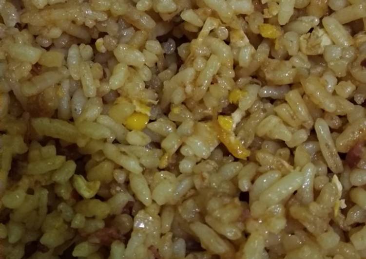 Cara termudah untuk Membuat SempurnaNasi Goreng kornet Pedas enakk
