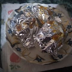 A picture of Saucy foil chicken.