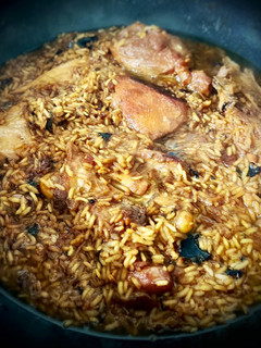Una foto de Paella de pollo —receta de aprovechamiento—