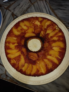 Una foto de Torta de manzanas invertida Fácil y Rica ♡