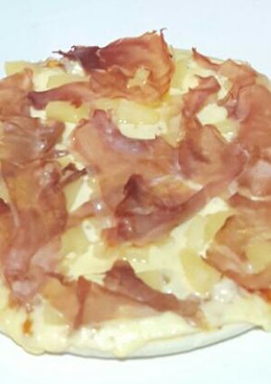 Una foto de Pizza camarón serrano a la piña