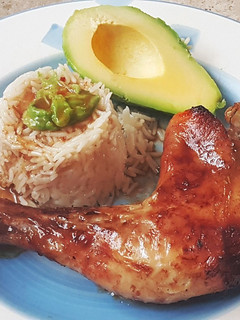 Una foto de Muslos de Pollo al horno con espécies Barbacoa, Limón y Brandy