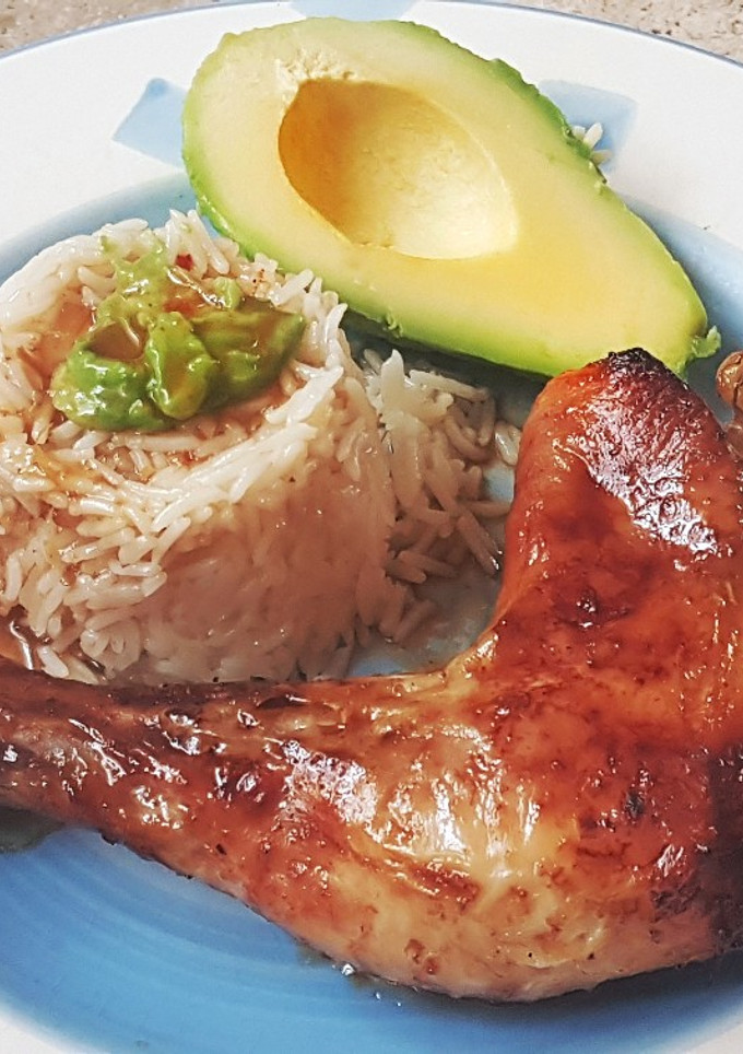 Una foto de Muslos de Pollo al horno con espécies Barbacoa, Limón y Brandy