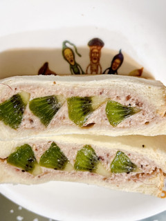 水果鮮奶油三明治 的食譜成品照片